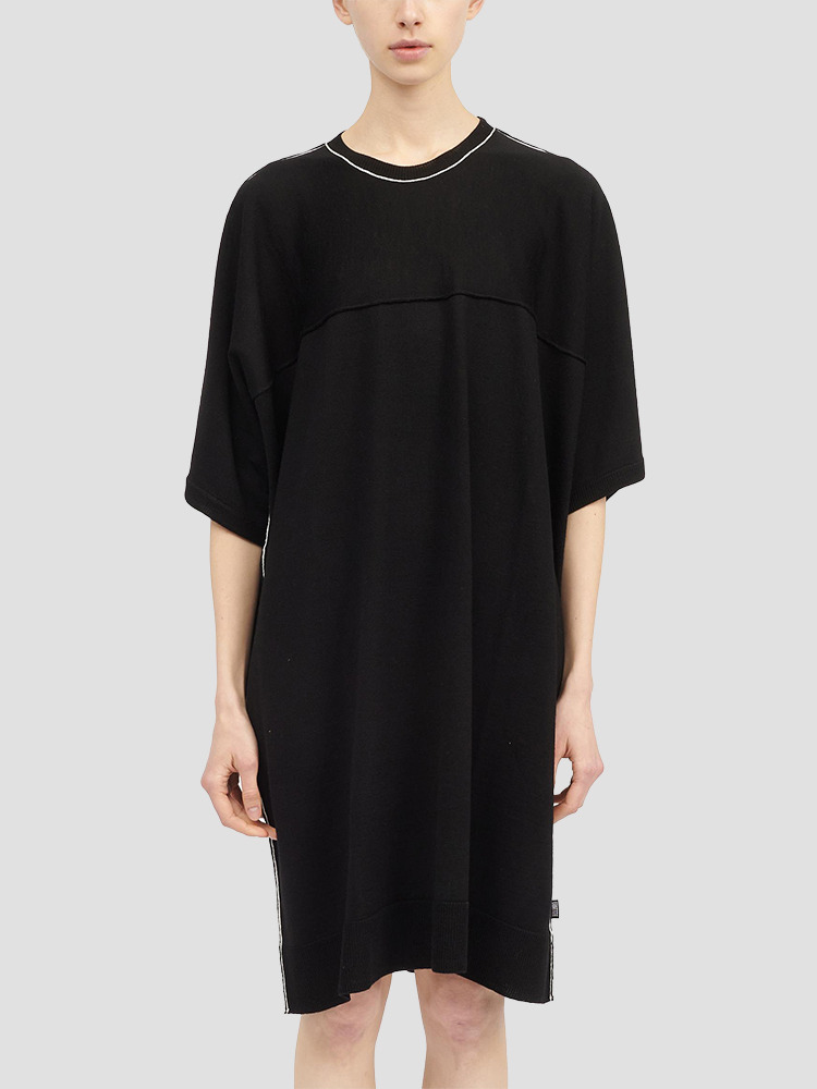 BLACK HALF SLEEVE KNIT MINI DRESS  MM6 블랙 하프 슬리브 니트 미니 드레스 - 아데쿠베